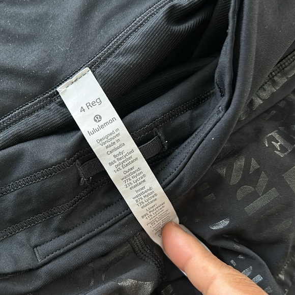 Size 4 - lululemon Speed up shorts - Picture 5 of 5